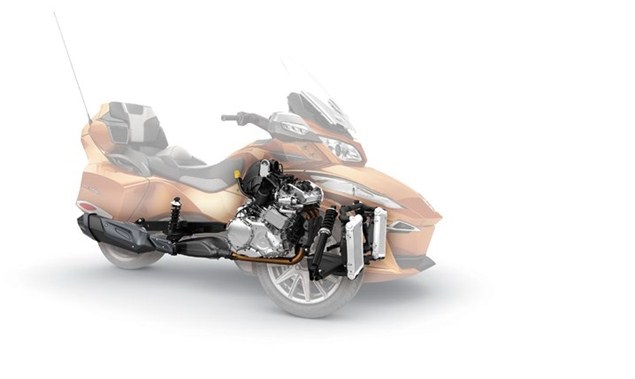 Трицикл Can-Am Spyder RT 2014 - теперь с 3-цилиндровым двигателем