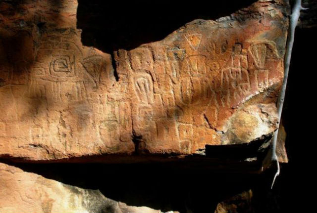 В Мексике обнаружены древние петроглифы.