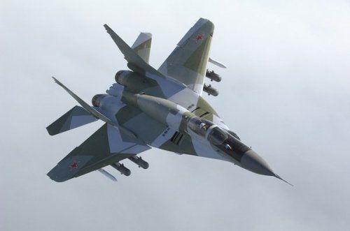 Россия и Китай столкнулись на мировом рынке оружия: Пекин продает дешевого "убийцу МиГ-29"