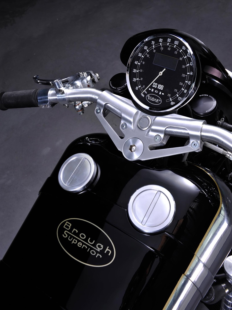 Новый ретро мотоцикл Brough Superior SS100 2014 (53 фото)
