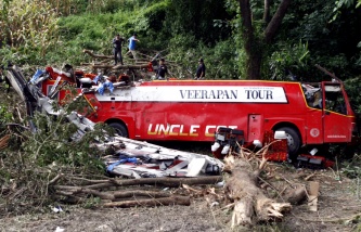 Автобус с иностранными туристами попал в ДТП в Таиланде