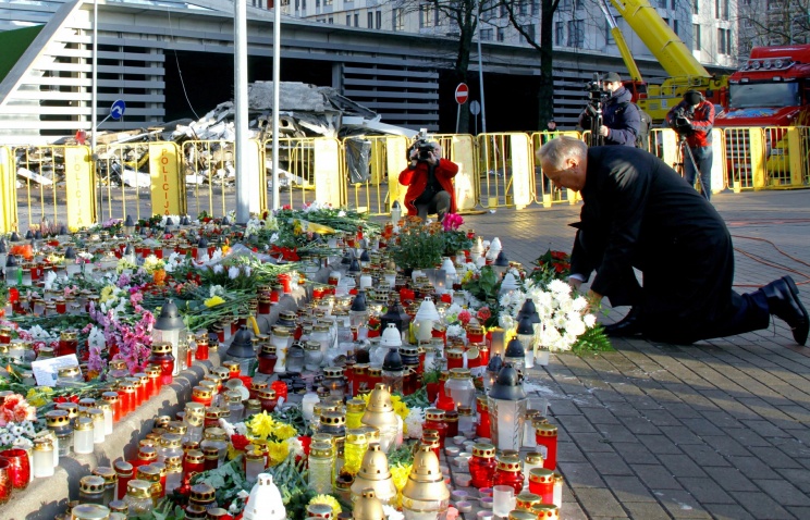 Парламент Латвии выделил средства на помощь пострадавшим и семьям погибших в ТЦ "Максима"