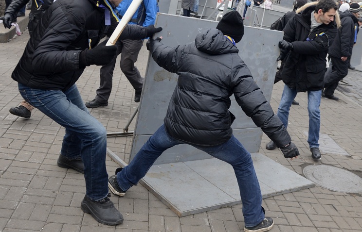 Рядом с администрацией президента Украины раздались несколько громких хлопков