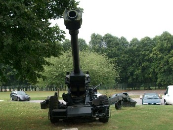 155mm Howitzer FH 70  Walk Around