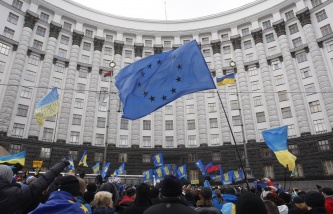 На площади Независимости в Киеве продолжается митинг