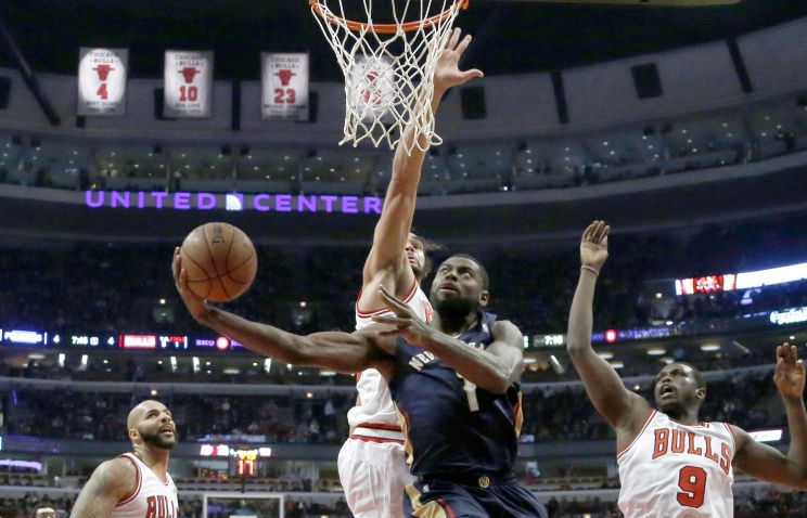 "Нью-Орлеан" в третьем овертайме обыграл "Чикаго" в матче чемпионата НБА
