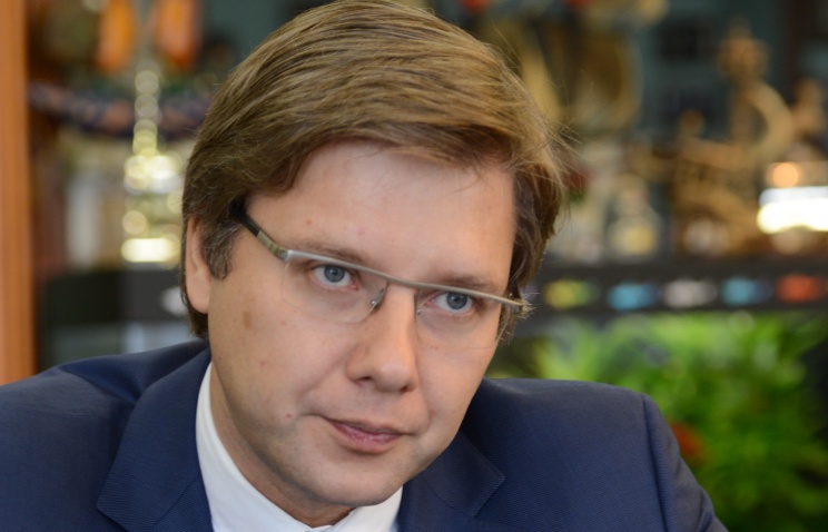 Депутаты городской думы не поддержали отставку мэра Риги Нила Ушакова