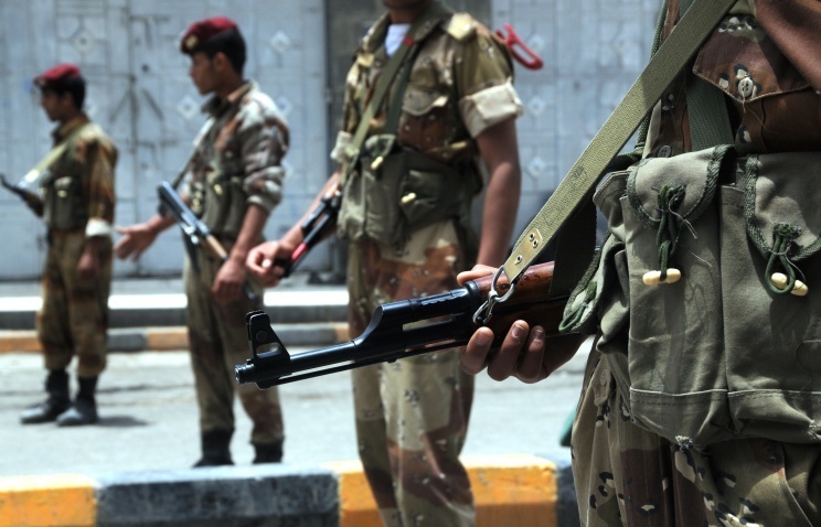 Жертвами нападения на здание минобороны Йемена стали 56 человек, 215 ранены