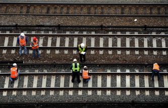 Компанию, чей поезд потерпел крушение в Нью-Йорке, обязали установить систему замедления