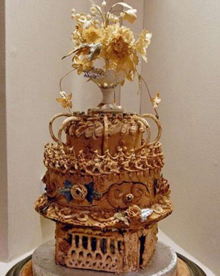 Самый старый свадебный торт в мире