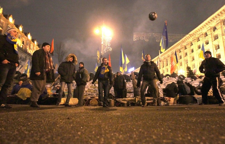 Суд отложил рассмотрение иска о сносе баррикад в центре Киева до конца января