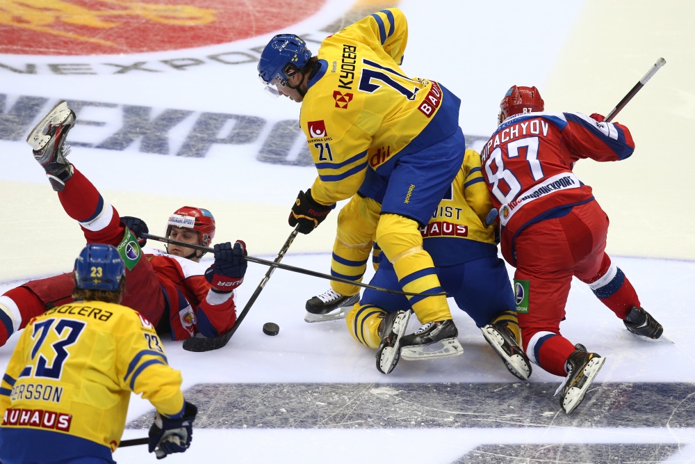 Сборная России по хоккею победила команду Швеции в стартовом матче Кубка Первого канала