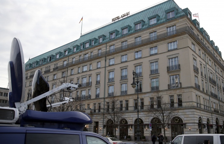 Журналисты в Берлине пока не дождались встречи с семьей Ходорковского