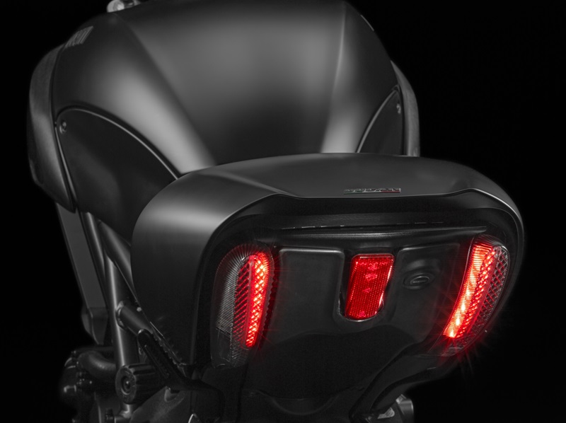 Новый Ducati Diavel 2014/2015 (фото деталей, видео)