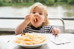 Как избежать ожирения у ребенка? Советы родителям