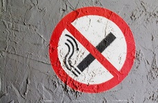 В РФ могут запретить курить в машинах в присутствии детей и беременных