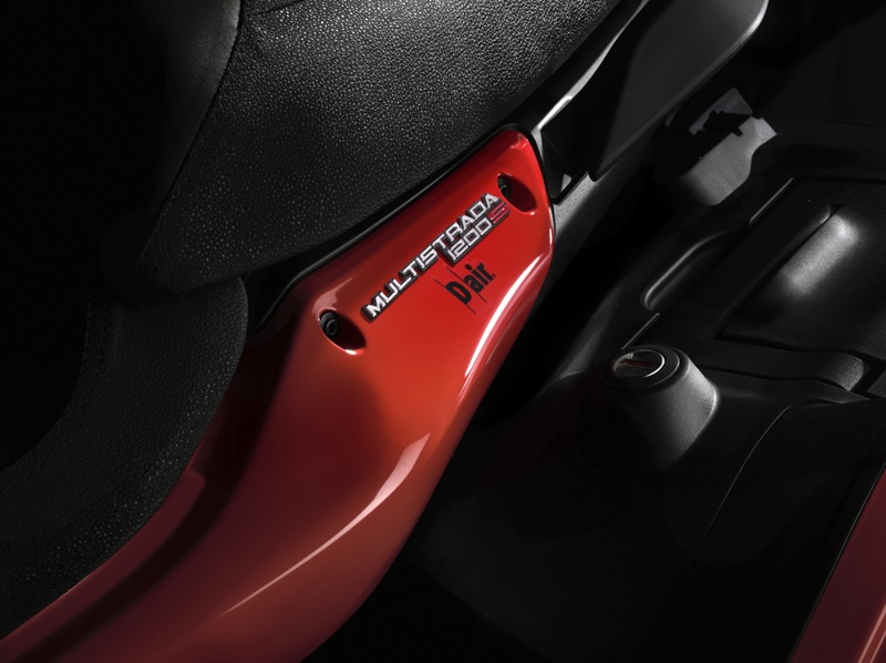 Отделка боковин Ducati Multistrada 1200 S Touring D-Air 2015