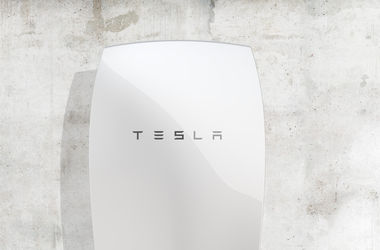 Tesla представила аккумуляторы для дома